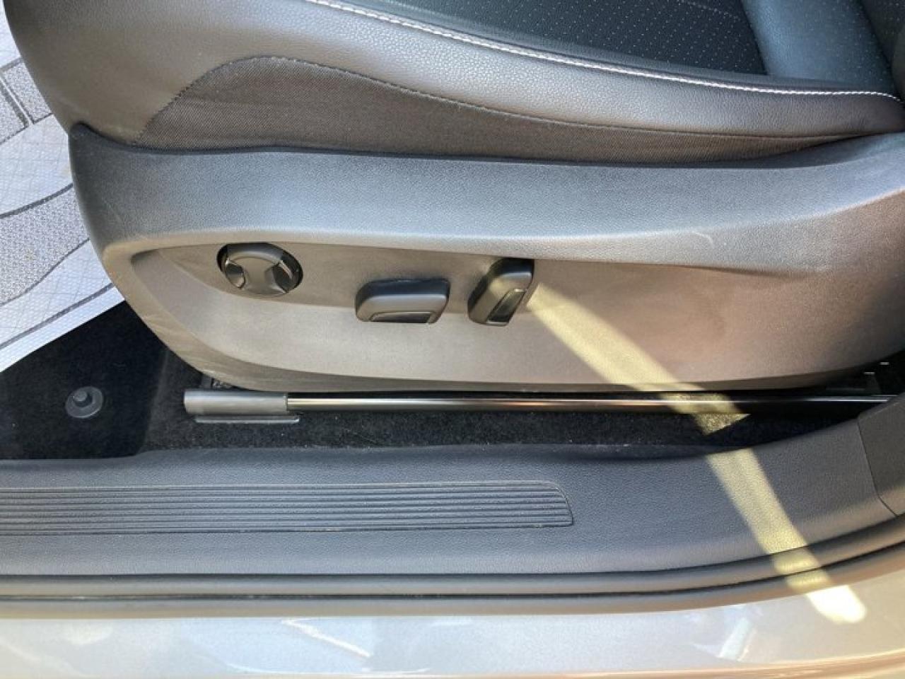 2023 Volkswagen Tiguan Comfortline | AWD | Leather | Heated Seats Photo