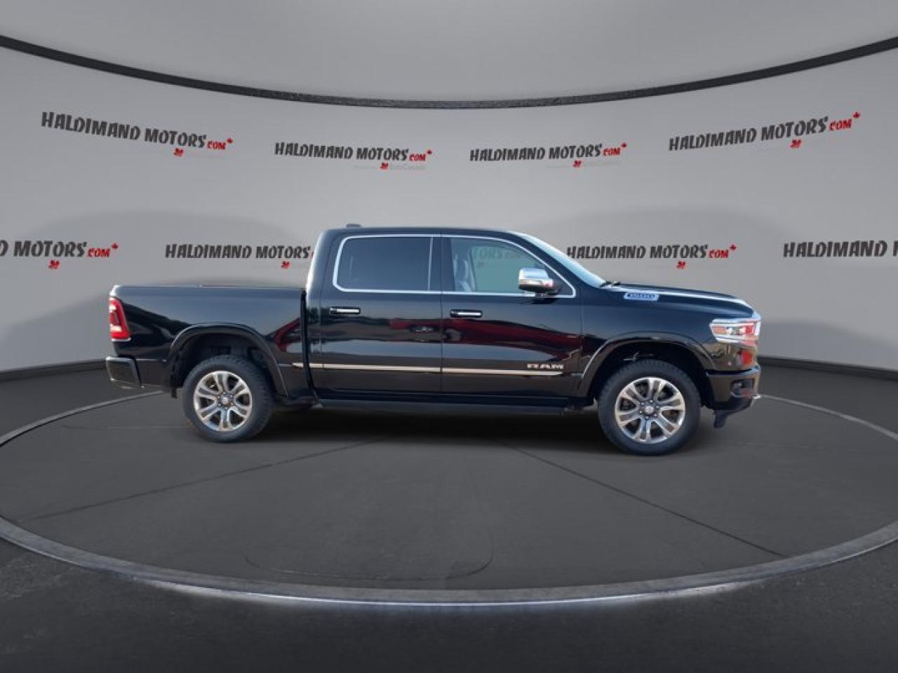 2022 RAM 1500 Limited 4X4| PANORAMIC ROOF | FACTORY REMOTE START | HEATED SEATS | FACTORY REMOTE START Photo