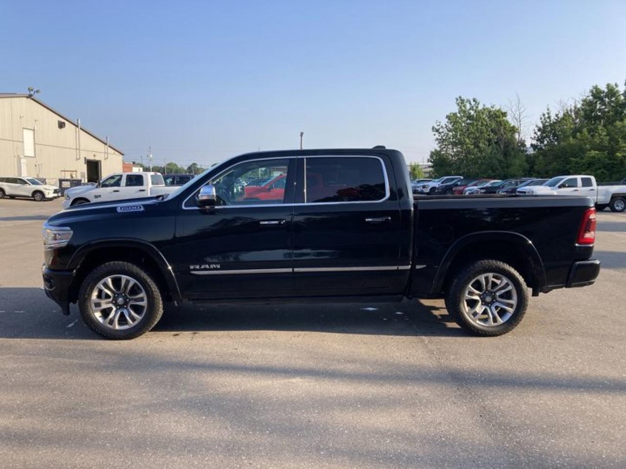 2022 RAM 1500 Limited 4X4| PANORAMIC ROOF | FACTORY REMOTE START | HEATED SEATS | FACTORY REMOTE START Photo
