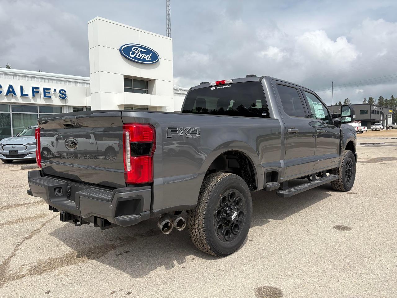 2025 Ford F-250 Super Duty SRW LARIAT 4WD CREW CAB 6.75' BOX Photo5