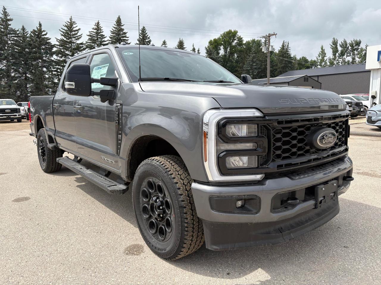 2025 Ford F-250 Super Duty SRW LARIAT 4WD CREW CAB 6.75' BOX Photo5