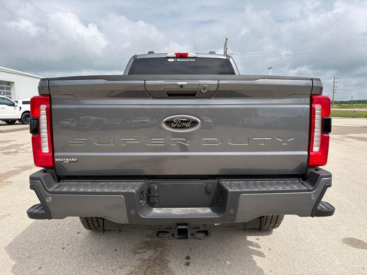 2025 Ford F-250 Super Duty SRW LARIAT 4WD CREW CAB 6.75' BOX Photo5