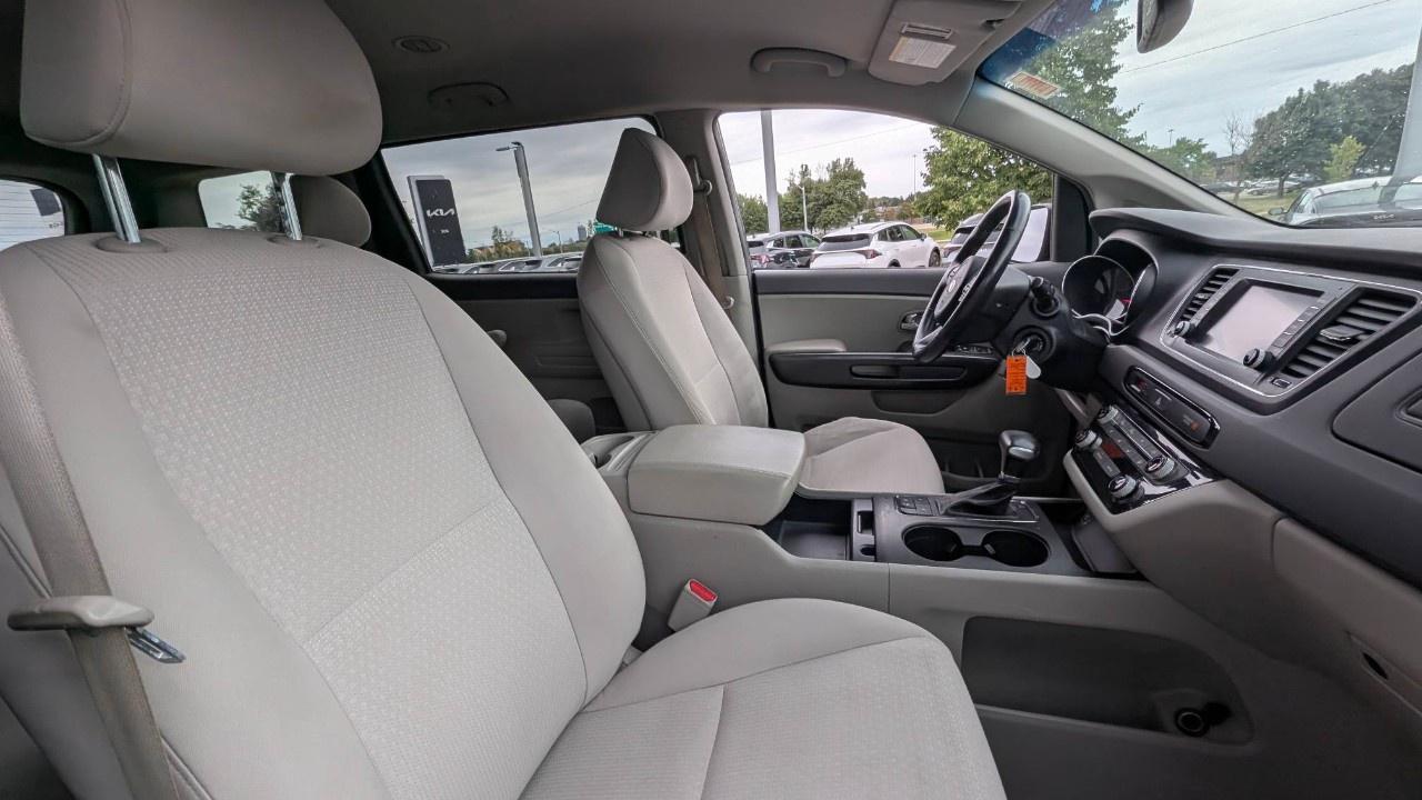 2017 Kia Sedona 4DR WGN LX Photo
