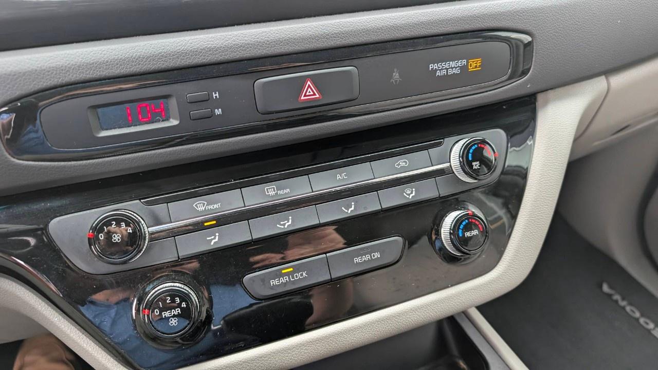 2017 Kia Sedona 4DR WGN LX Photo