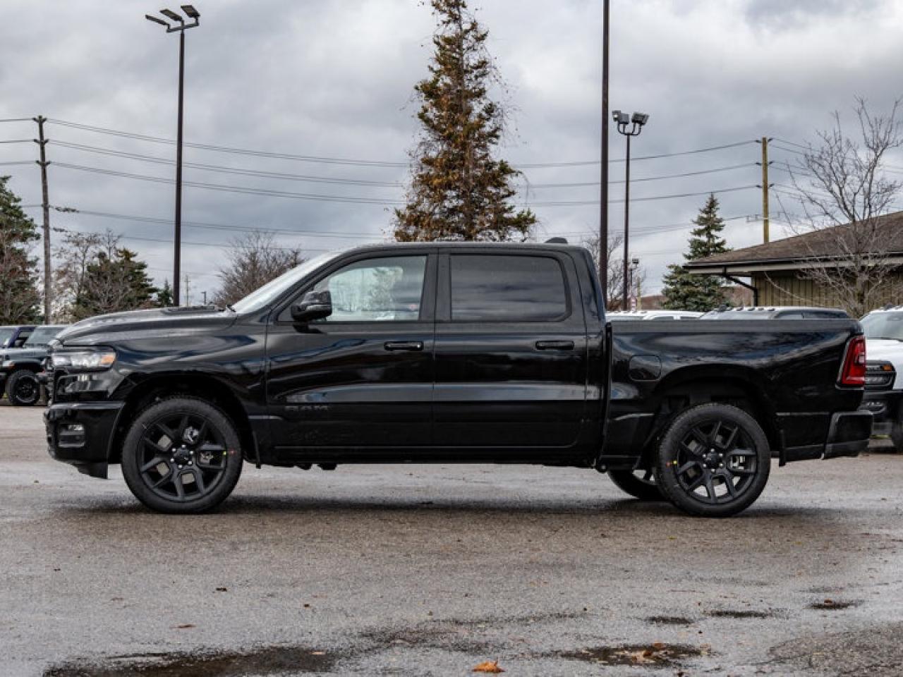 2026 RAM 1500 SPORT Photo4