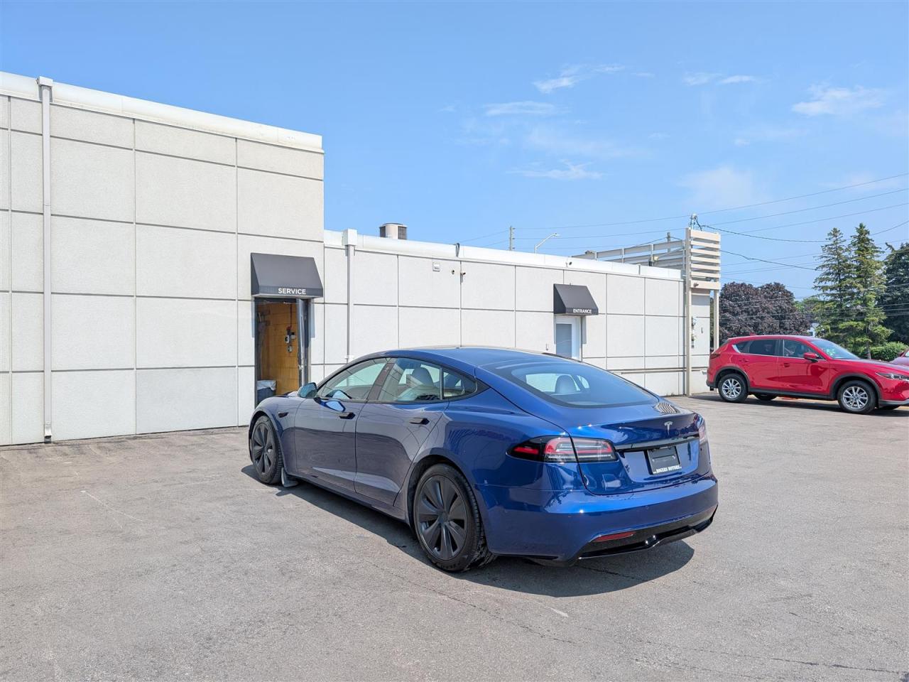 2022 Tesla Model S AWD - YOKE STEERING - WHITE INTERIOR
