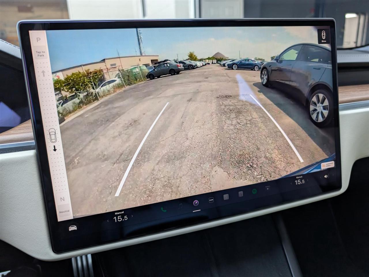 2022 Tesla Model S AWD - YOKE STEERING - WHITE INTERIOR