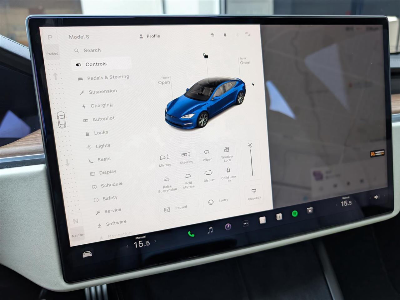 2022 Tesla Model S AWD - YOKE STEERING - WHITE INTERIOR