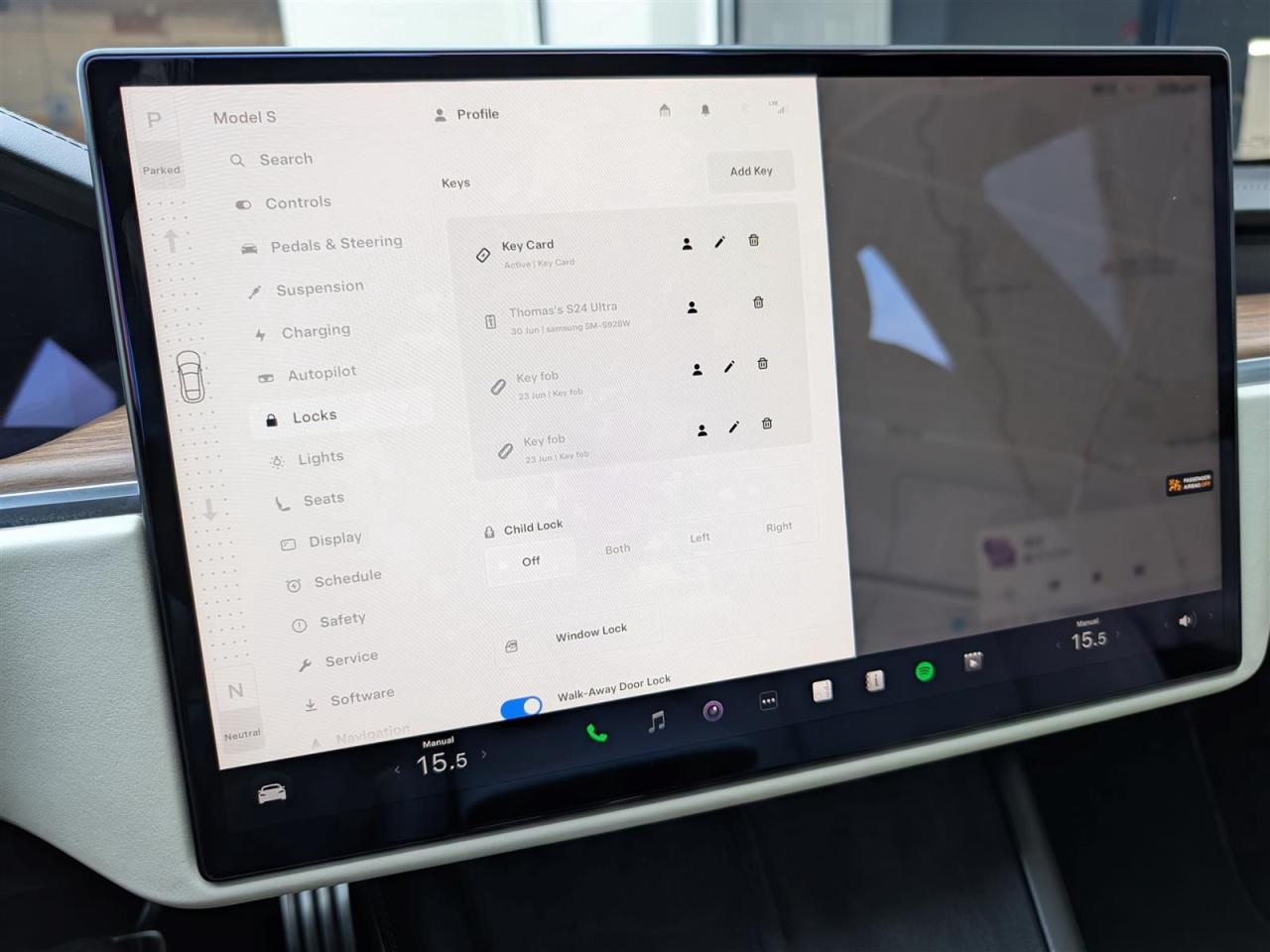2022 Tesla Model S AWD - YOKE STEERING - WHITE INTERIOR