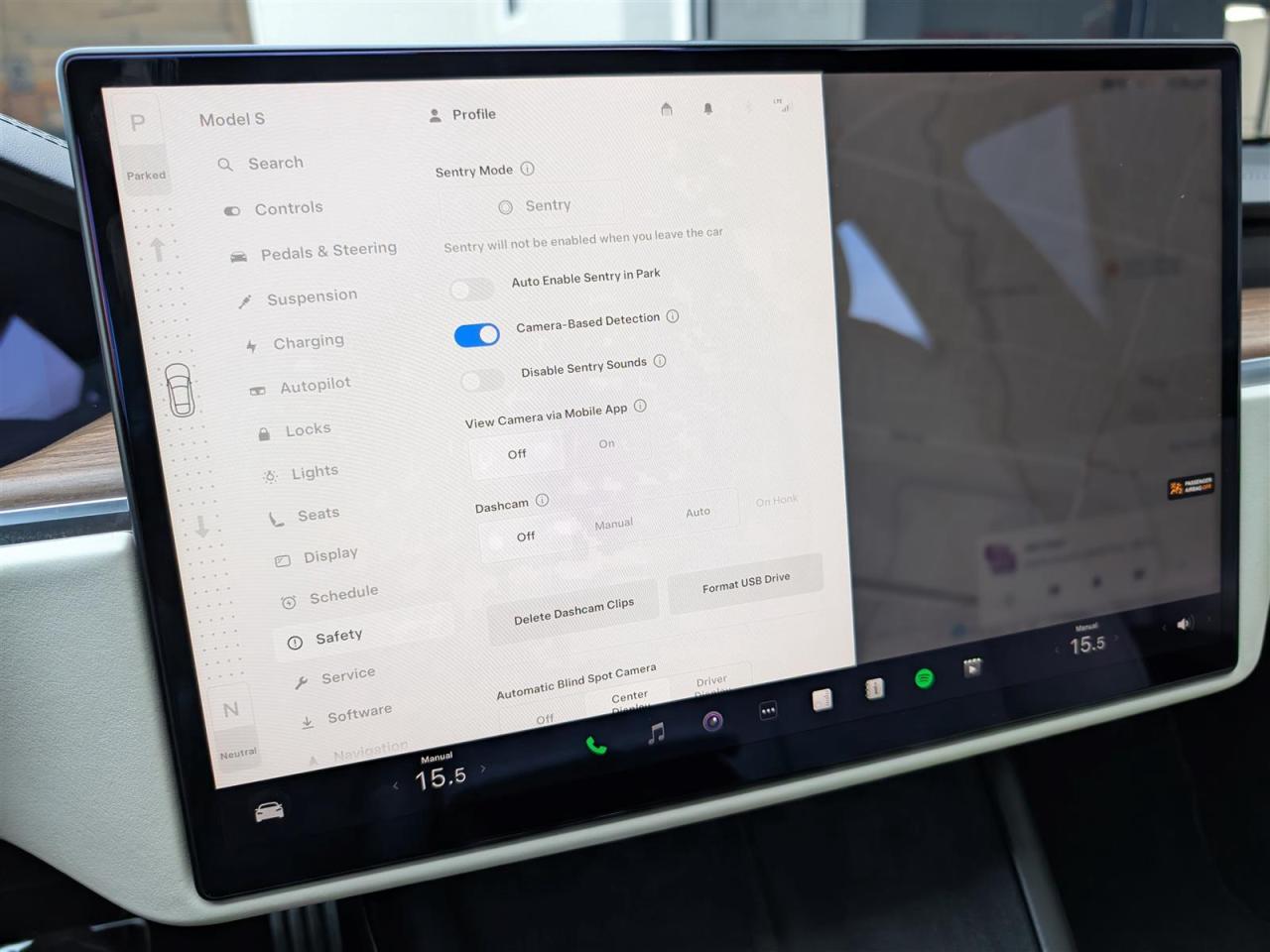 2022 Tesla Model S AWD - YOKE STEERING - WHITE INTERIOR