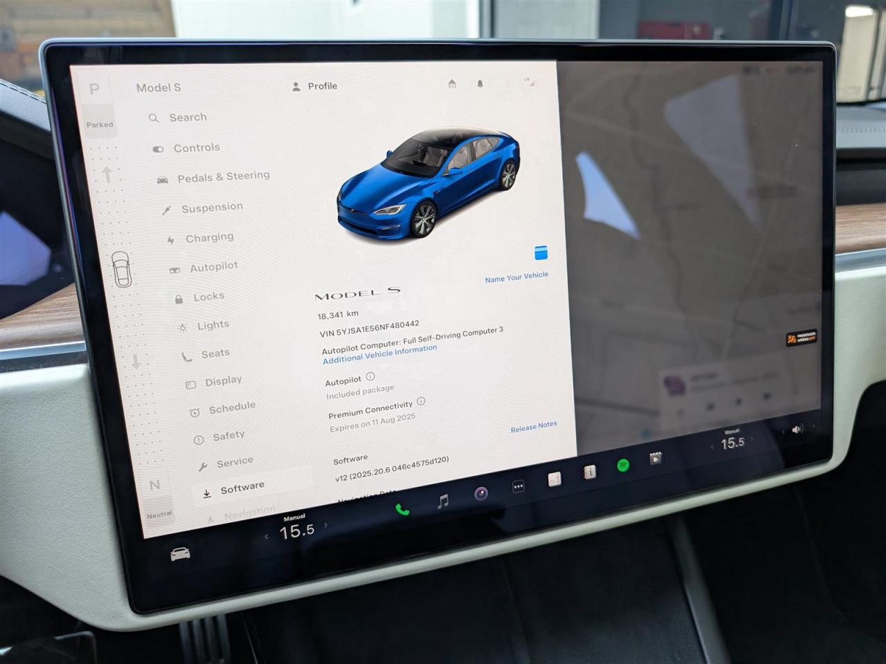 2022 Tesla Model S AWD - YOKE STEERING - WHITE INTERIOR