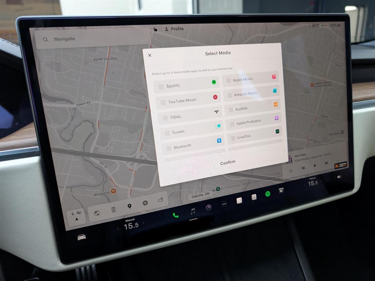 2022 Tesla Model S AWD - YOKE STEERING - WHITE INTERIOR