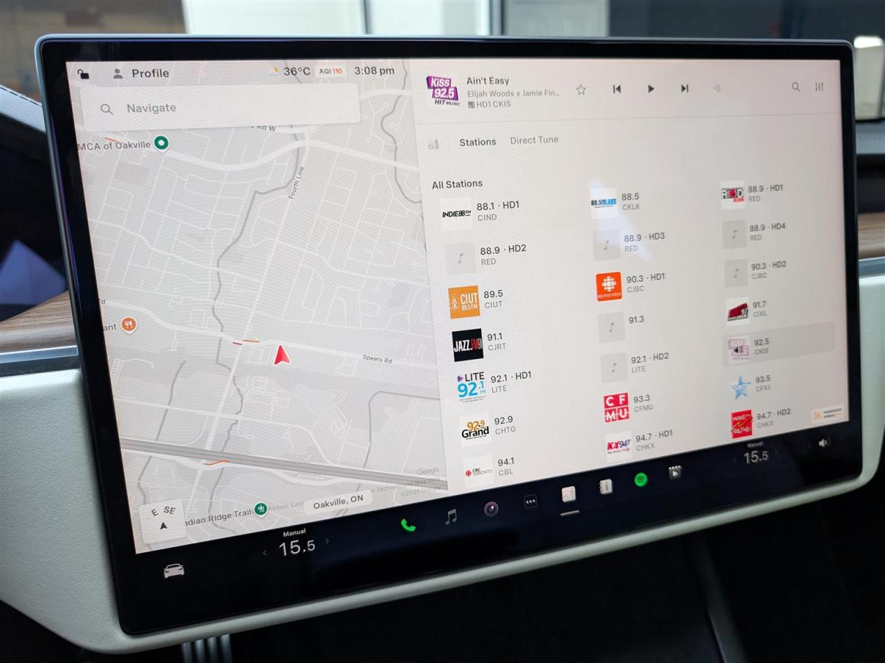 2022 Tesla Model S AWD - YOKE STEERING - WHITE INTERIOR
