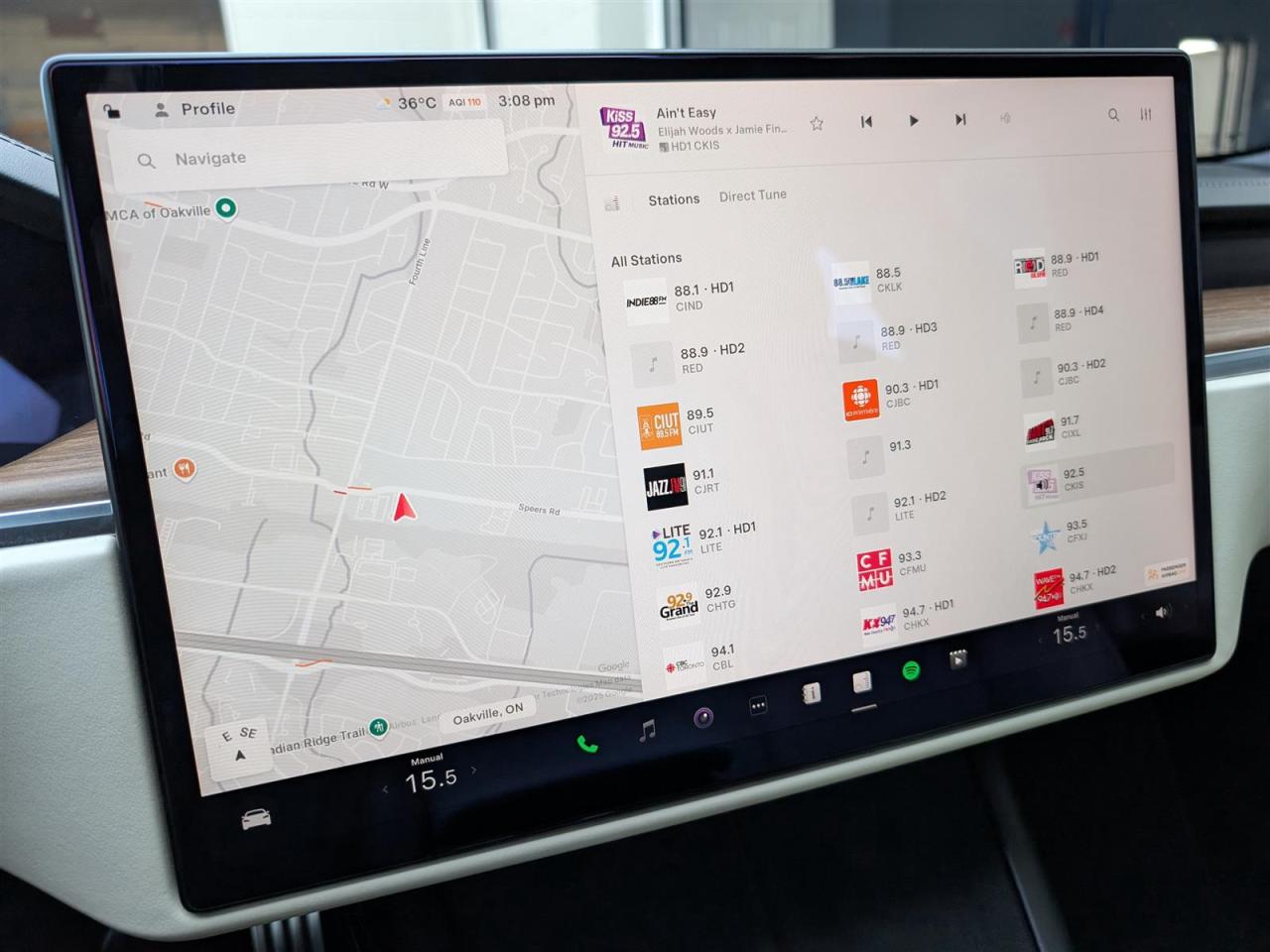 2022 Tesla Model S AWD - YOKE STEERING - WHITE INTERIOR