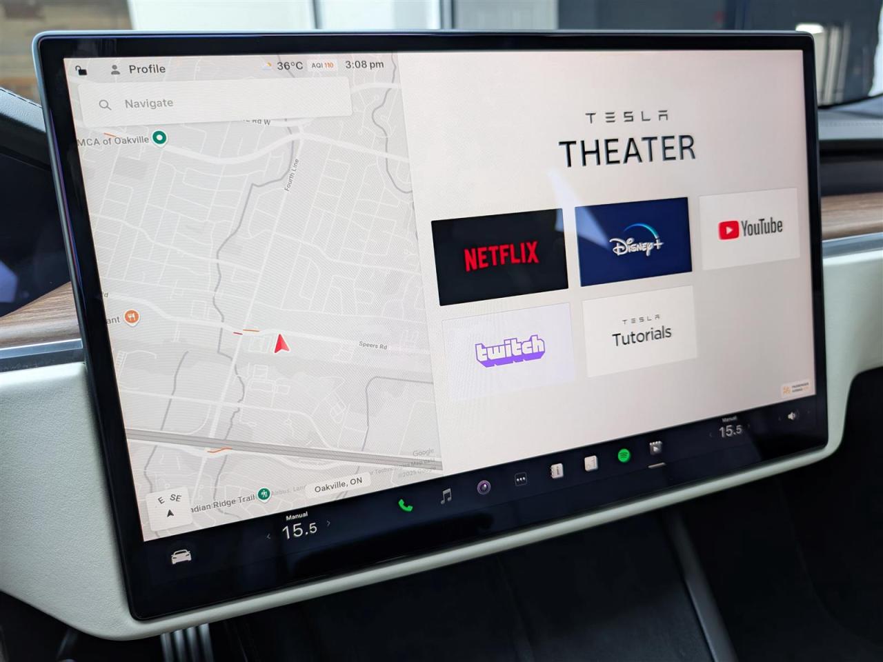 2022 Tesla Model S AWD - YOKE STEERING - WHITE INTERIOR
