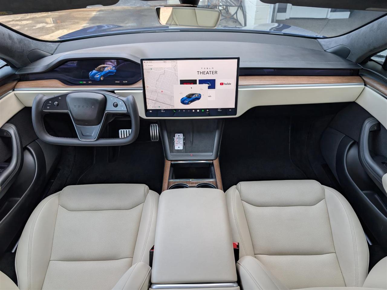 2022 Tesla Model S AWD - YOKE STEERING - WHITE INTERIOR