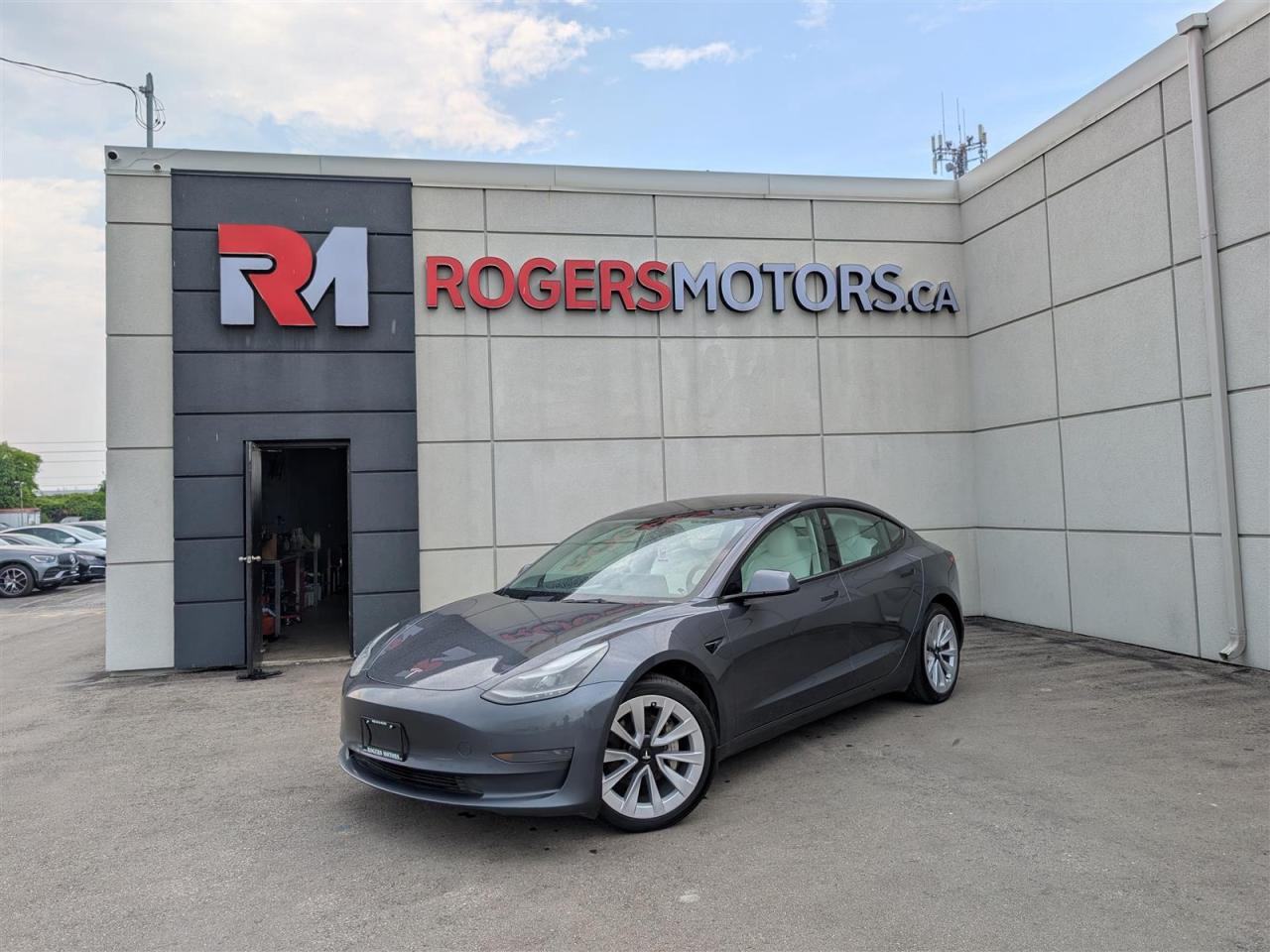 Used 2023 Tesla Model 3 - STANDARD - WHITE INTERIOR for sale in Oakville, ON