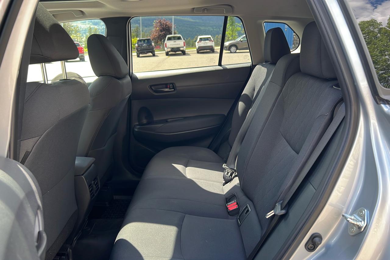 2024 Toyota Corolla Cross LE Photo