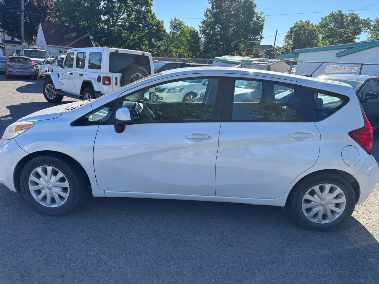 2014 Nissan Versa Note SV, 4 Doors Hatchback, Back-up-Camera