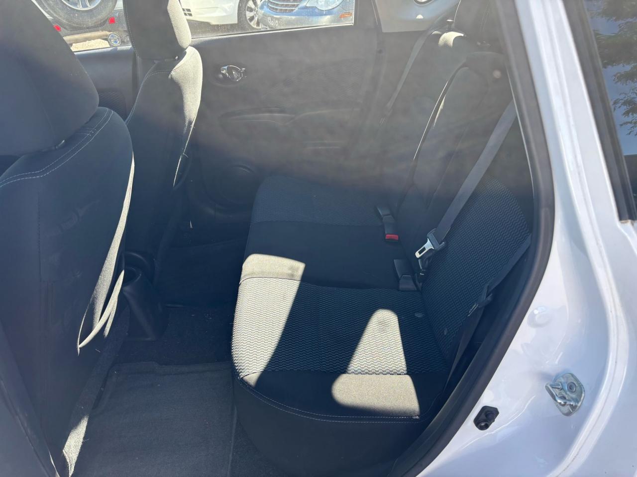 2014 Nissan Versa Note SV, 4 Doors Hatchback, Back-up-Camera
