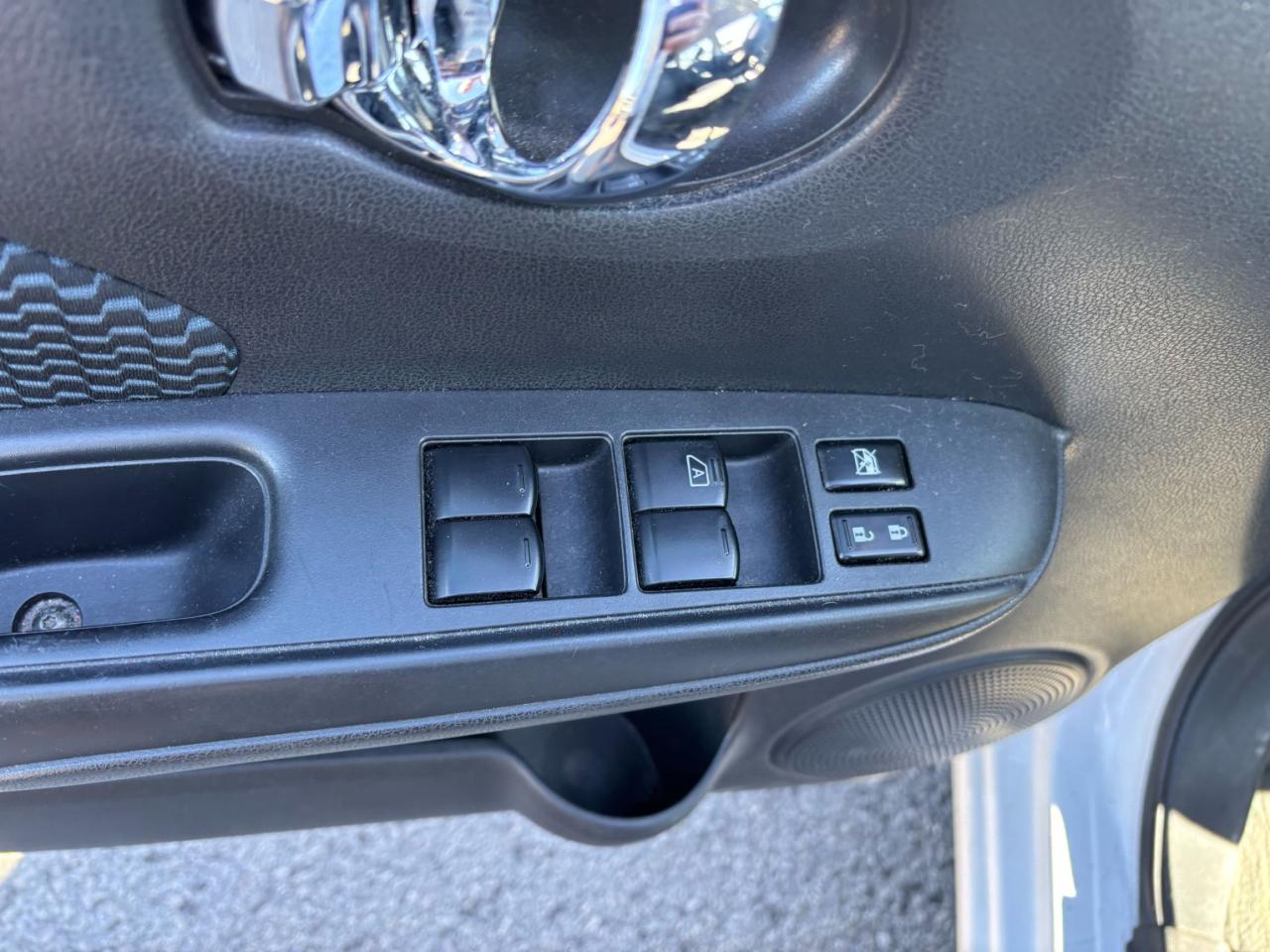 2014 Nissan Versa Note SV, 4 Doors Hatchback, Back-up-Camera