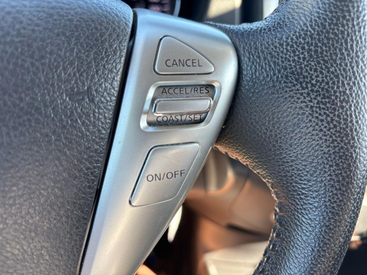 2014 Nissan Versa Note SV, 4 Doors Hatchback, Back-up-Camera