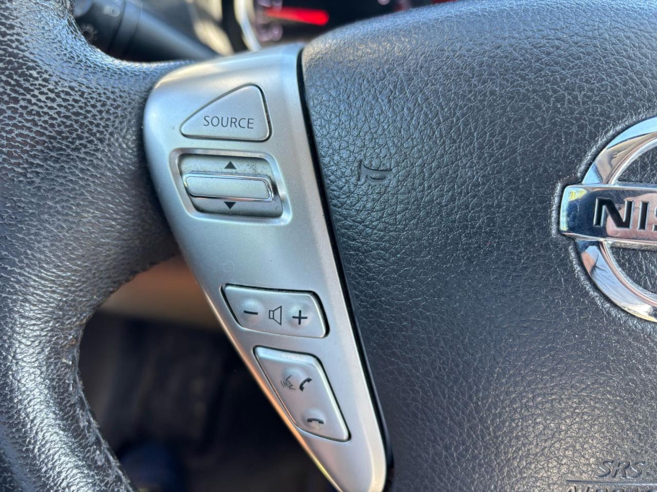 2014 Nissan Versa Note SV, 4 Doors Hatchback, Back-up-Camera