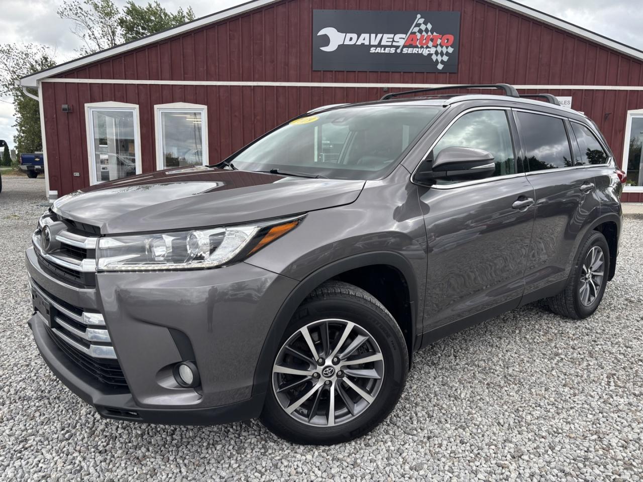 Used 2019 Toyota Highlander XLE AWD V6 *2 SETS OF TIRES* for sale in Dunnville, ON