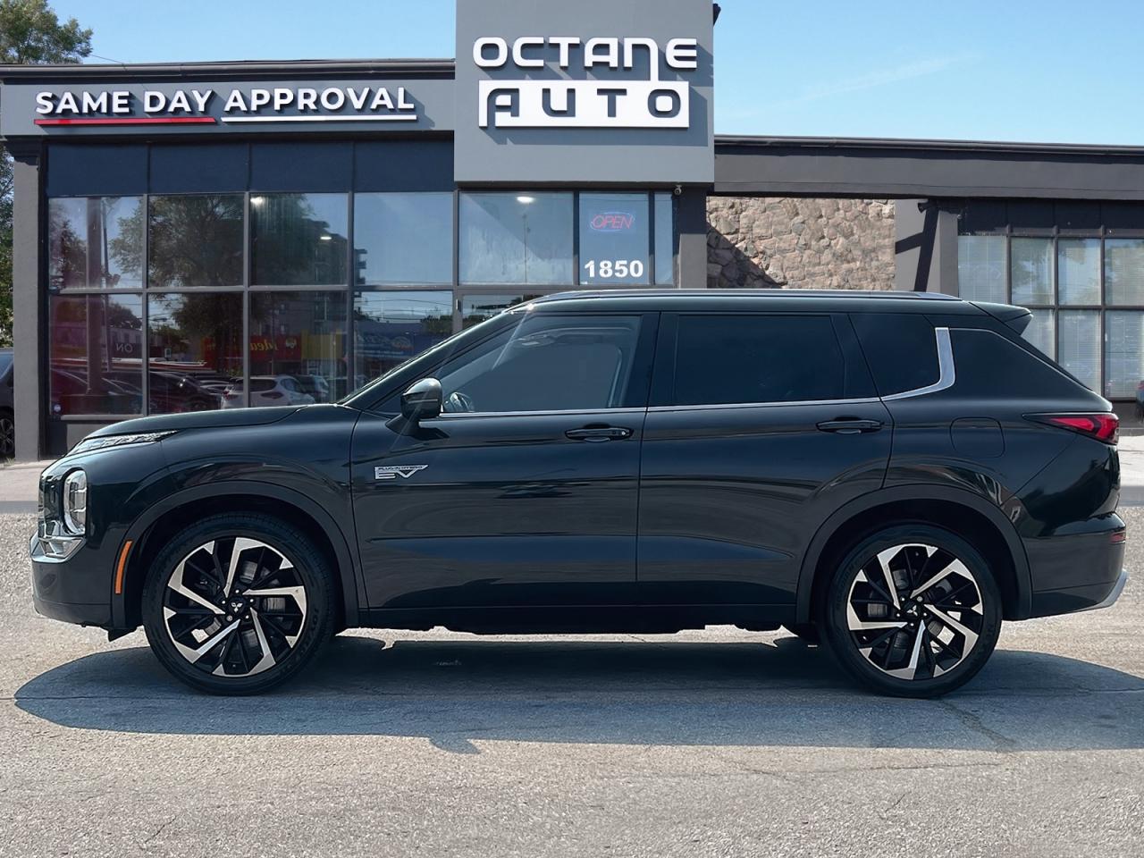 2023 Mitsubishi Outlander Phev GT - Photo #3