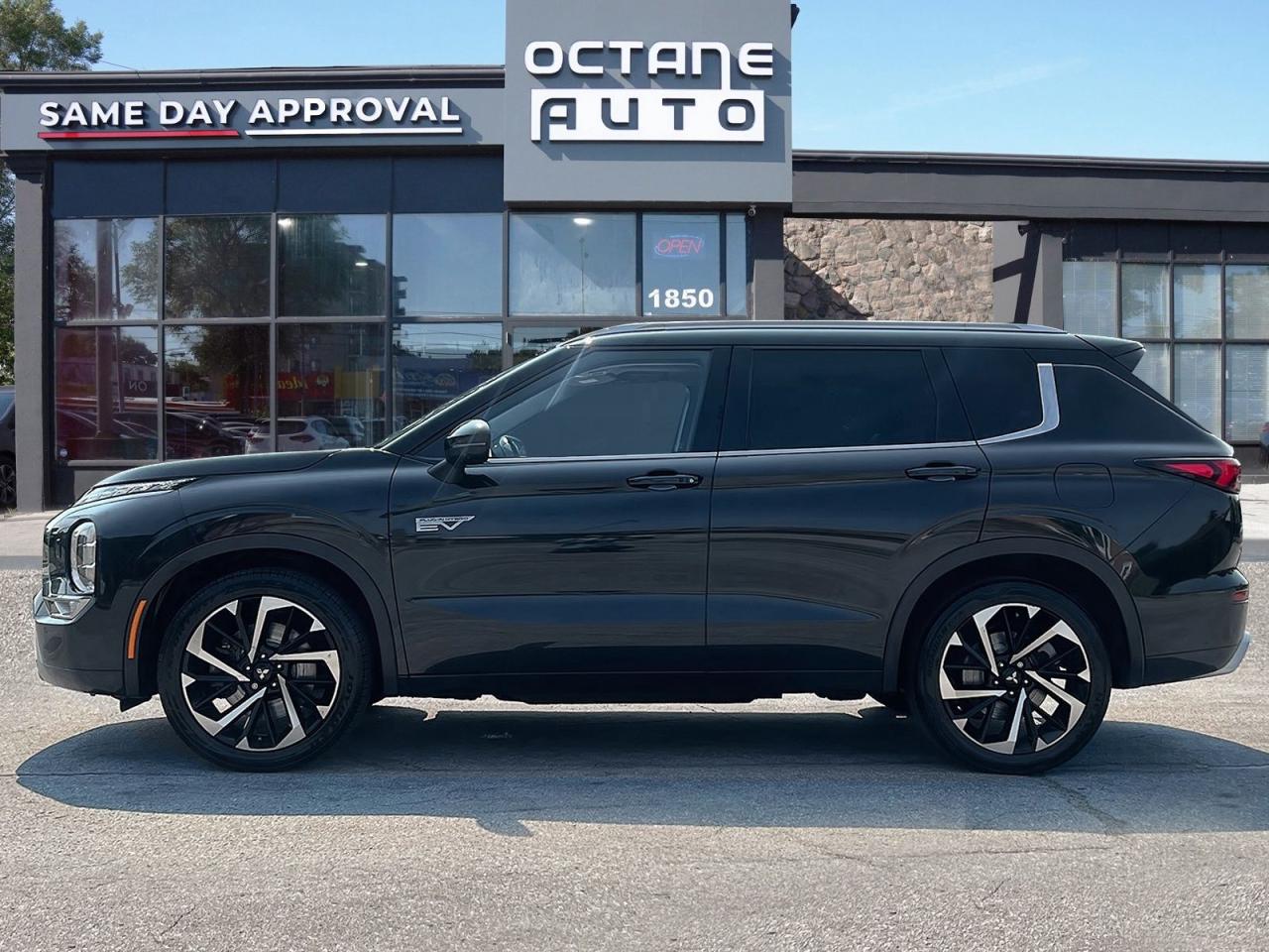 2023 Mitsubishi Outlander Phev GT - Photo #3
