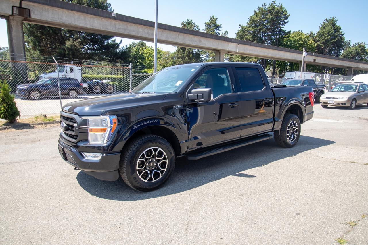 2022 Ford F-150 XLT 4WD SuperCrew 5.5' Bo Photo
