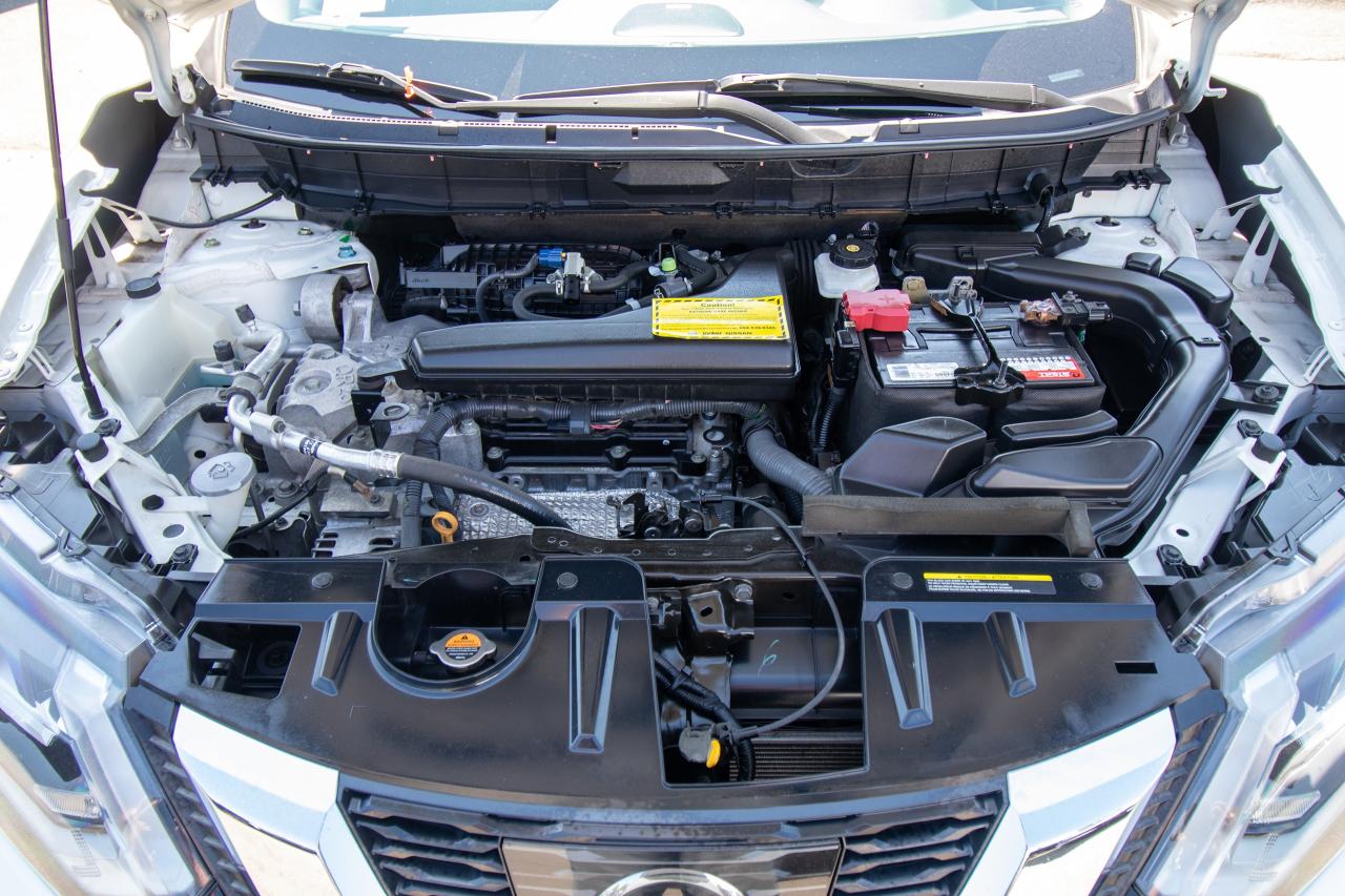 2017 Nissan Rogue SL Platinum Photo5