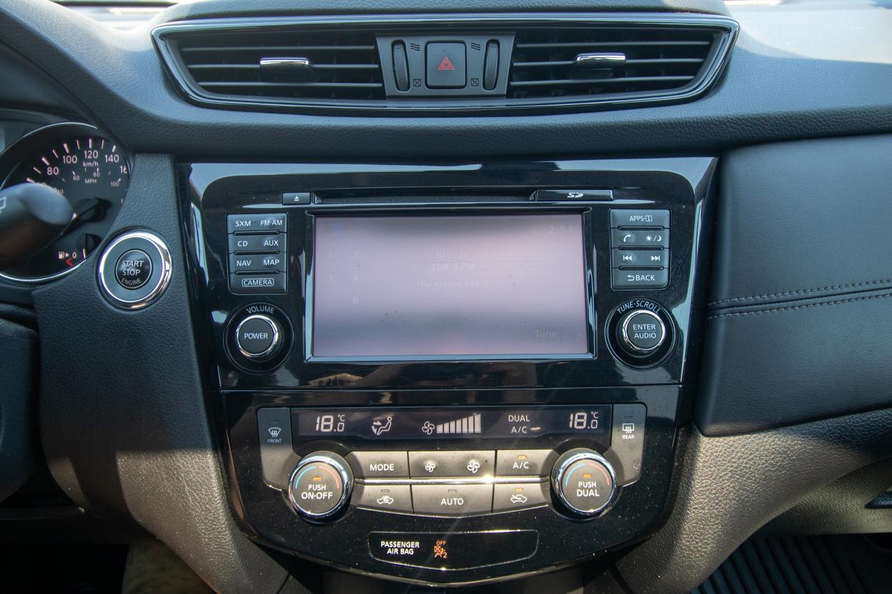 2017 Nissan Rogue SL Platinum Photo5