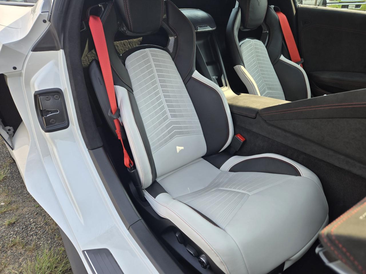 2023 Chevrolet Corvette 2dr Stingray Conv w/3LT - Photo #24