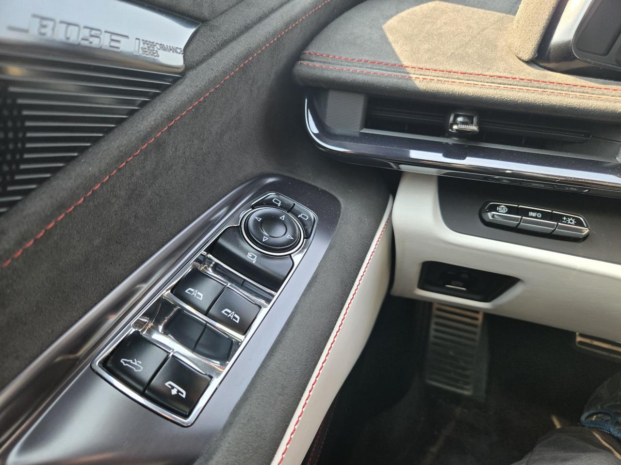 2023 Chevrolet Corvette 2dr Stingray Conv w/3LT - Photo #20