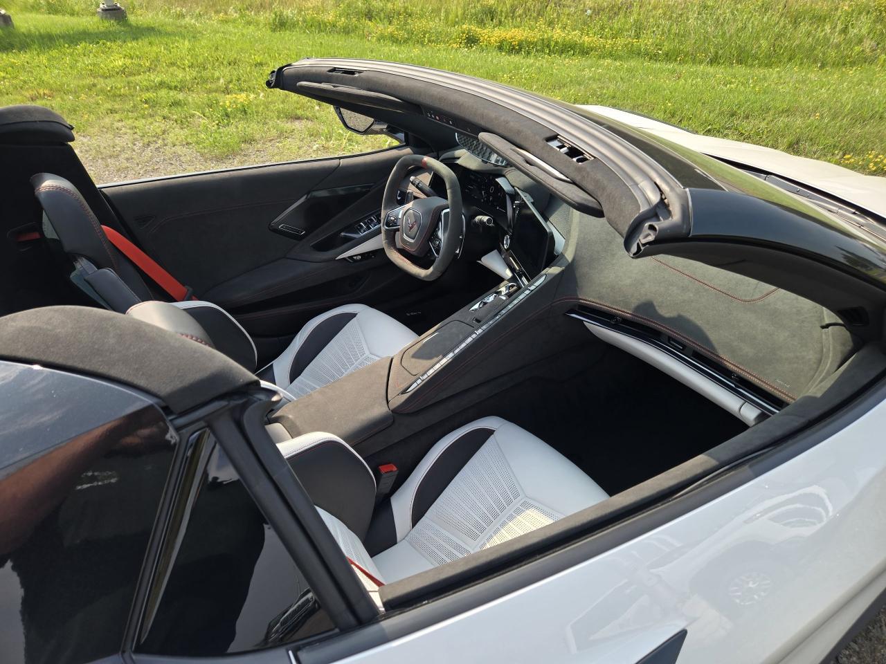 2023 Chevrolet Corvette 2dr Stingray Conv w/3LT - Photo #33