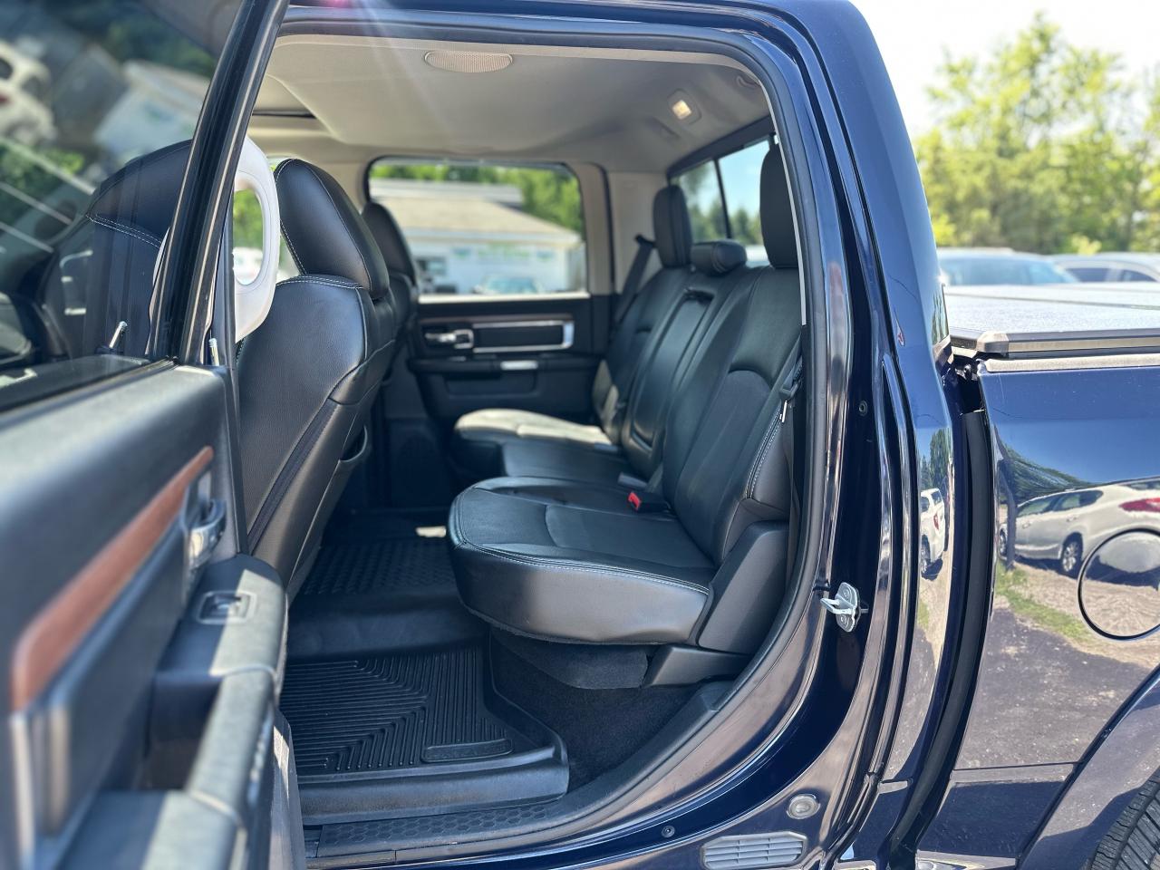 2013 RAM 1500 4WD Crew Cab Laramie Longhorn Photo15