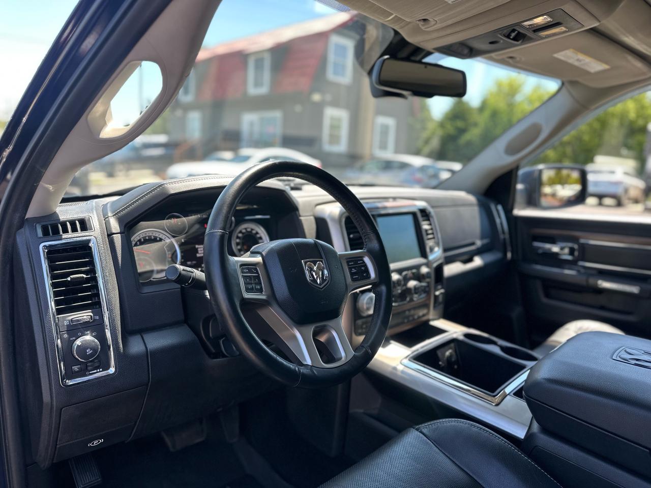 2013 RAM 1500 4WD Crew Cab Laramie Longhorn Photo12