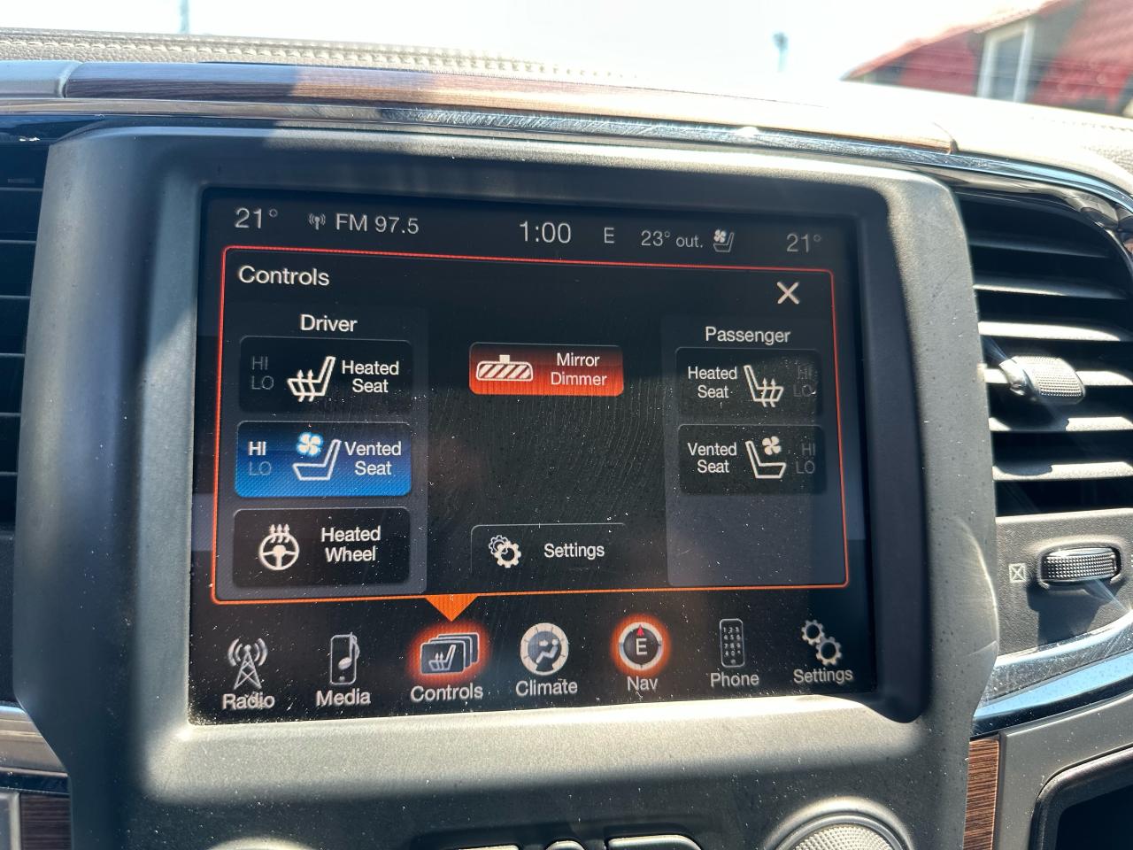 2013 RAM 1500 4WD Crew Cab Laramie Longhorn Photo23