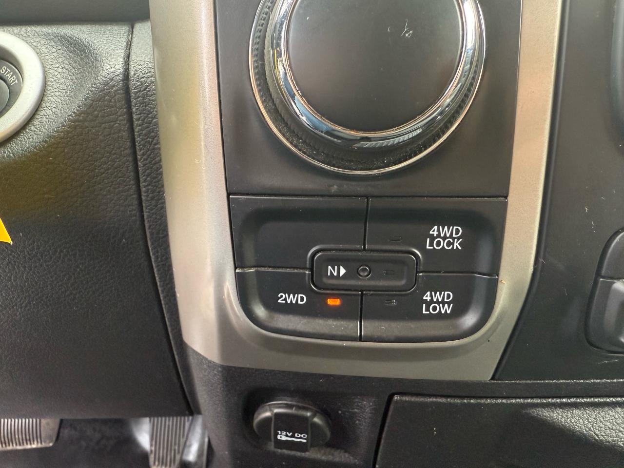 2015 RAM 1500 4WD Quad Cab SLT Photo16