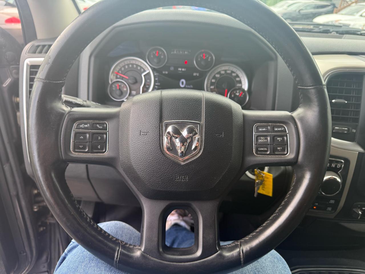 2015 RAM 1500 4WD Quad Cab SLT Photo17
