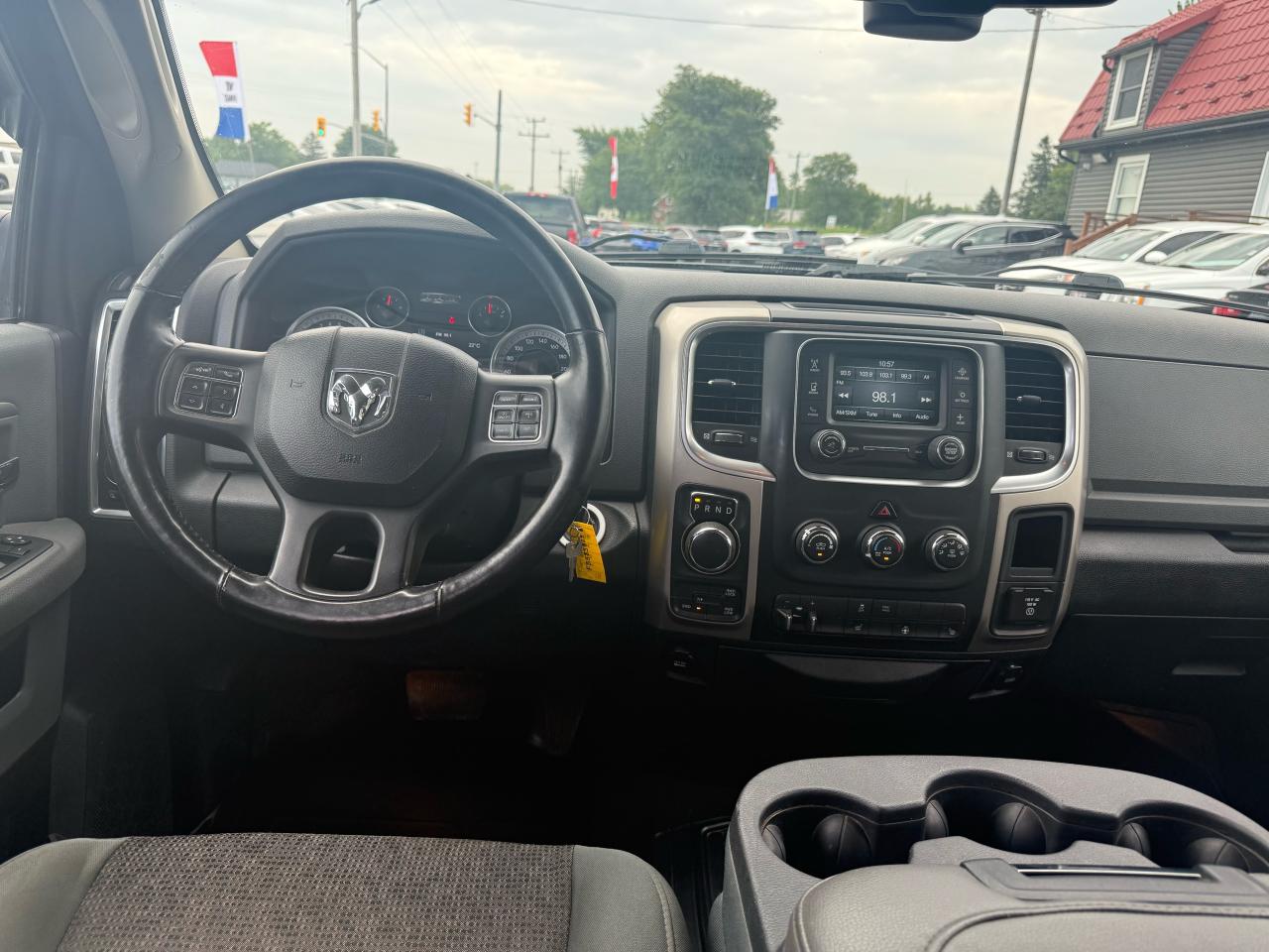 2015 RAM 1500 4WD Quad Cab SLT Photo15