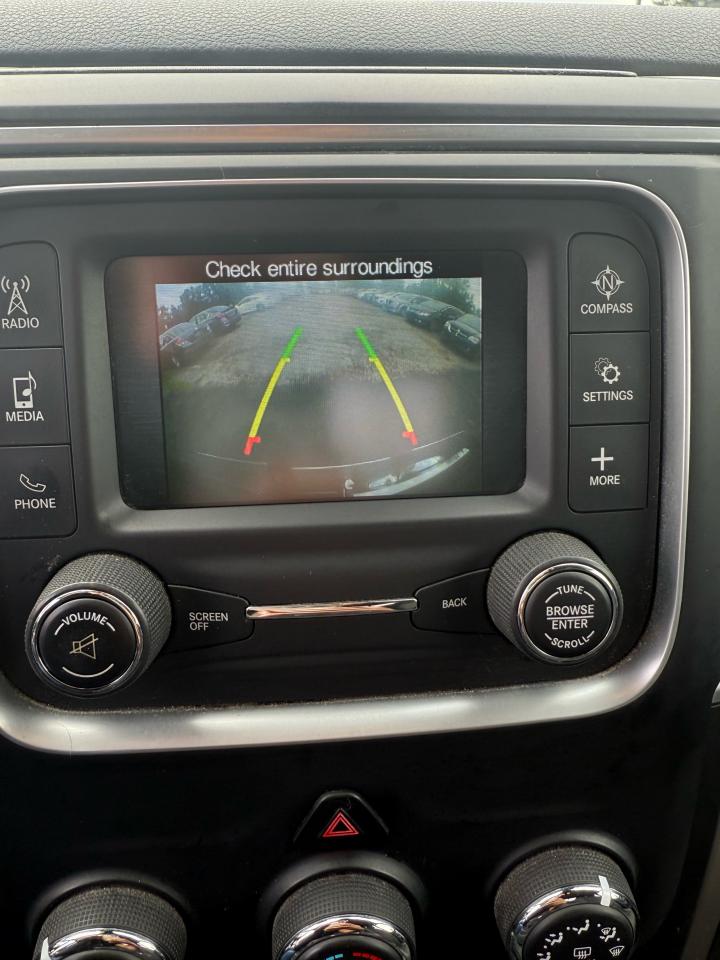2015 RAM 1500 4WD Quad Cab SLT Photo19