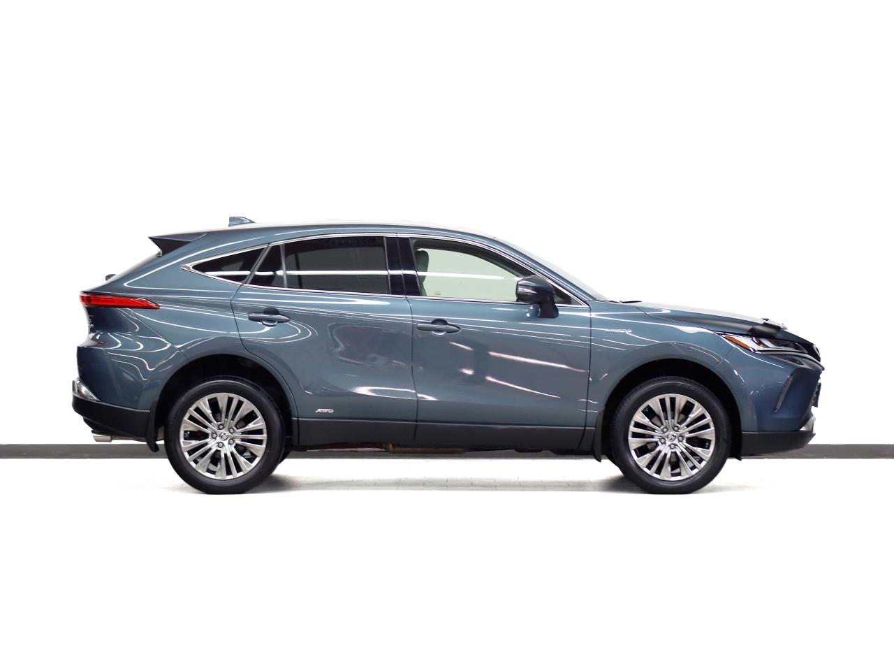 2021 Toyota Venza XLE HYBRID | AWD | Nav | Leather | BSM | CarPlay