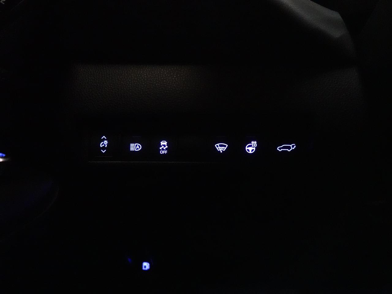 2021 Toyota Venza XLE HYBRID | AWD | Nav | Leather | BSM | CarPlay