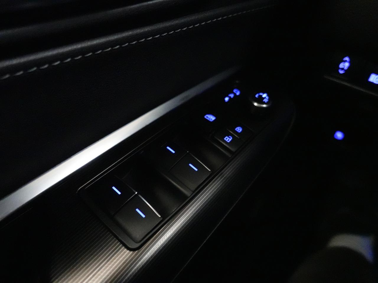 2021 Toyota Venza XLE HYBRID | AWD | Nav | Leather | BSM | CarPlay