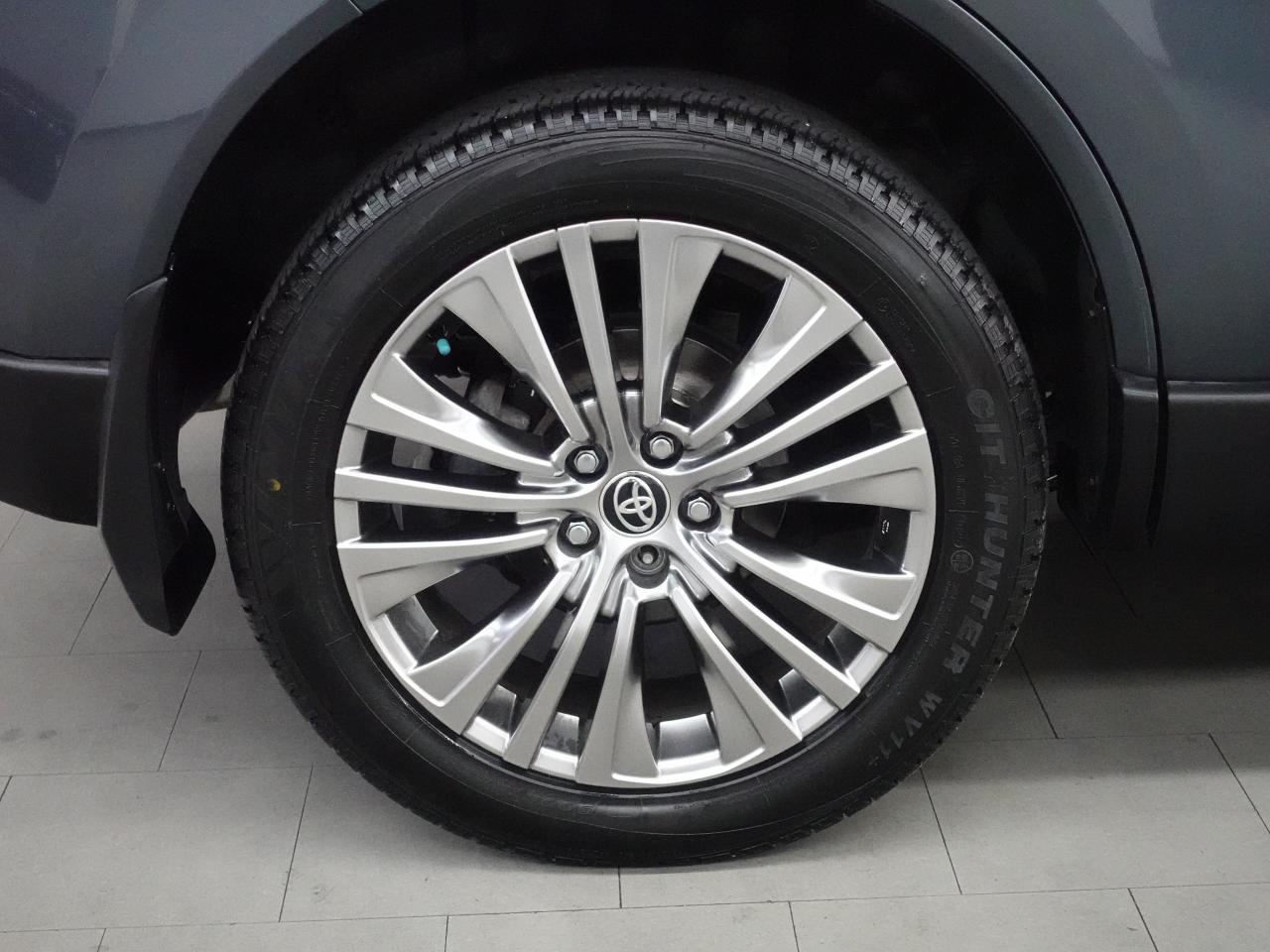 2021 Toyota Venza XLE HYBRID | AWD | Nav | Leather | BSM | CarPlay