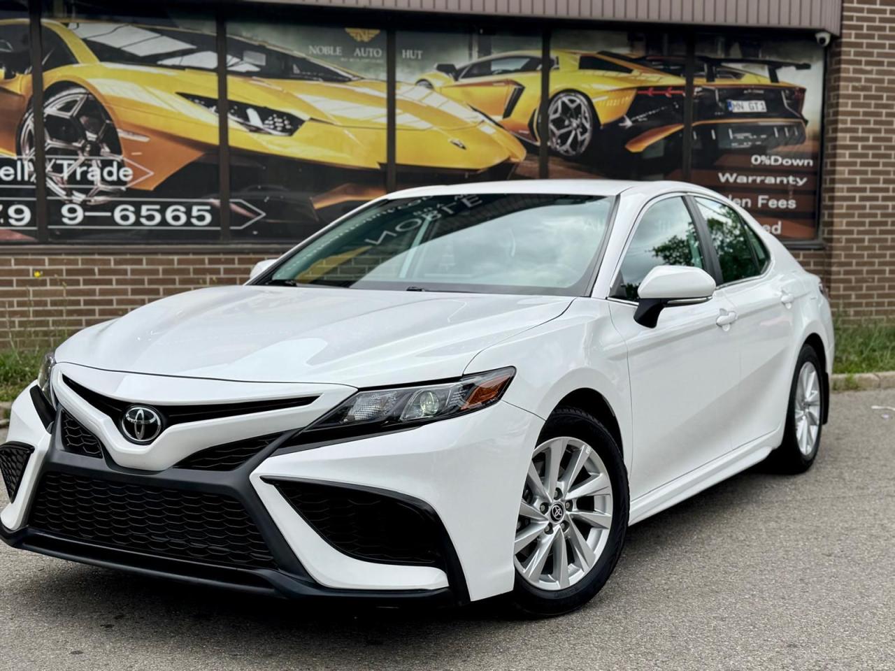 2023 Toyota Camry SE Photo2