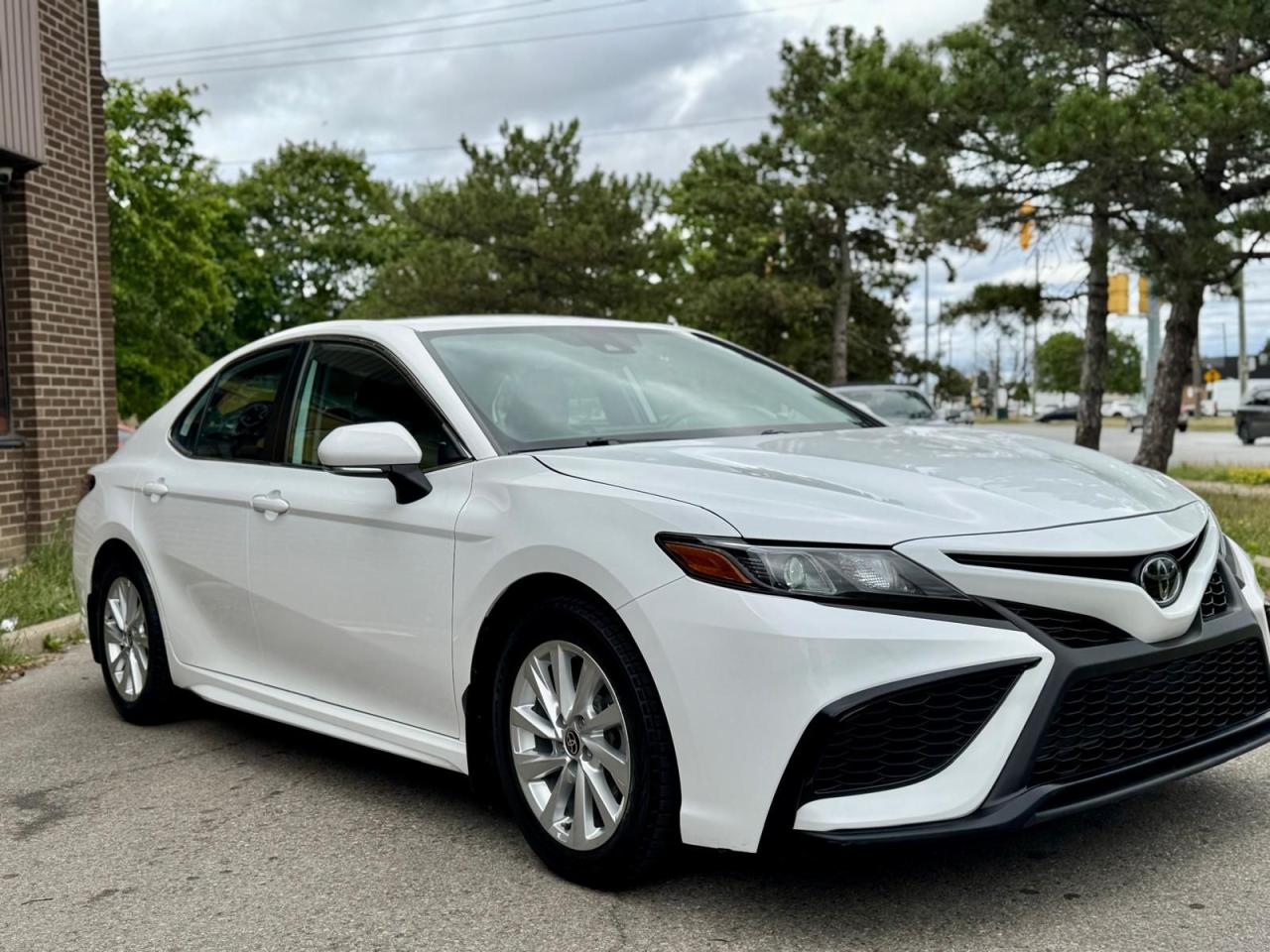 2023 Toyota Camry SE Photo4