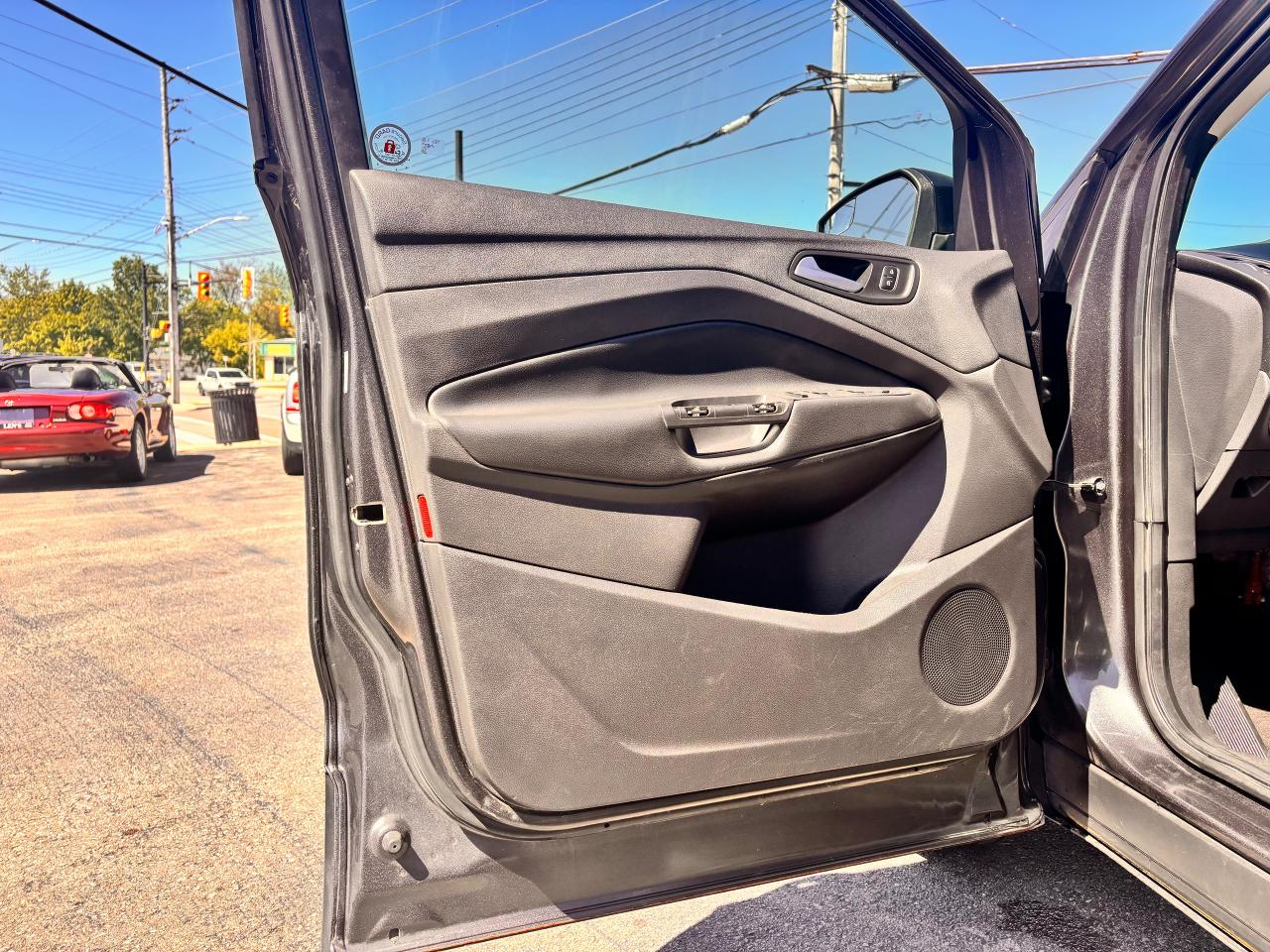 2018 Ford Escape WARRANTY AVAILABLE, FULLY FINANCEABLE!